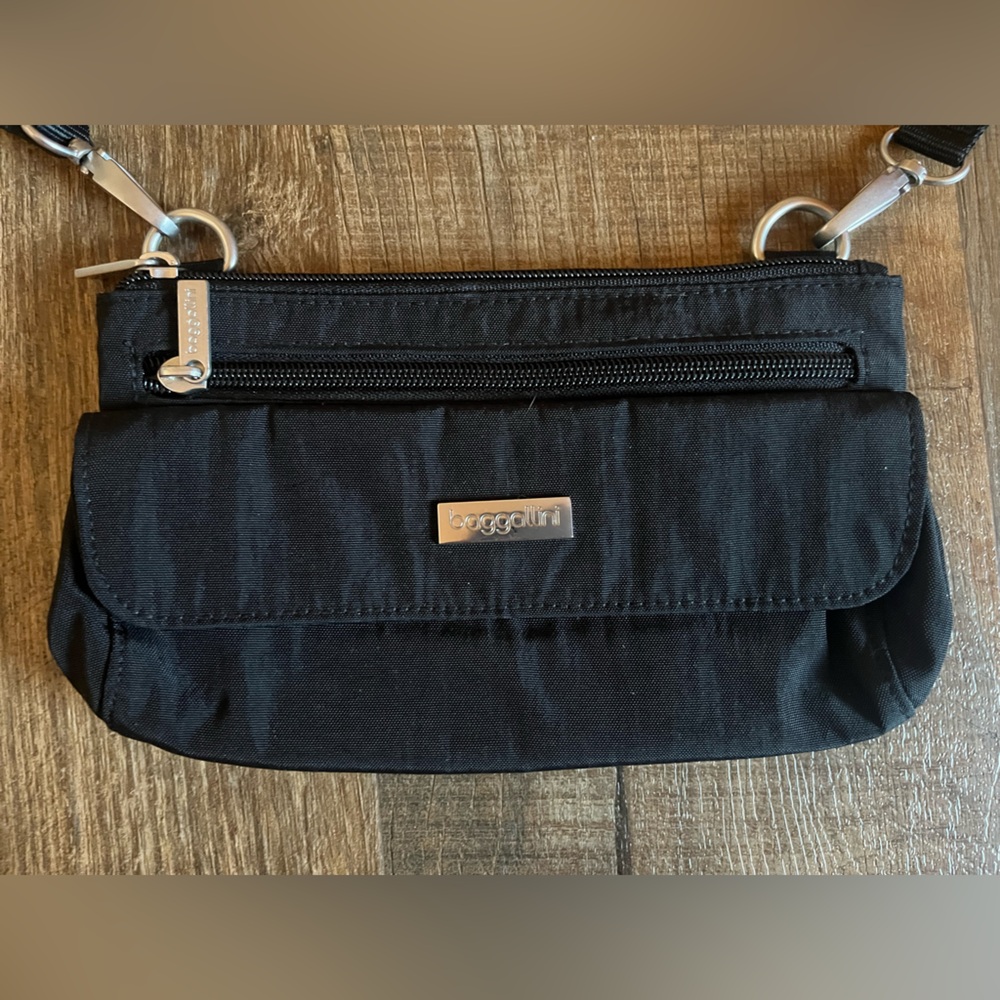 Baggallini Black Crossbody Bag with Silver Details. Excellent condition. - Picture 2 of 9